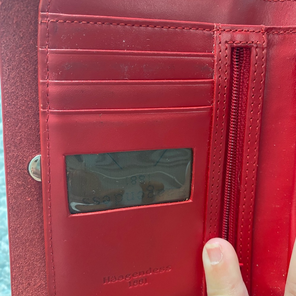 Beautiful Red Wallet - Picture 6 of 8